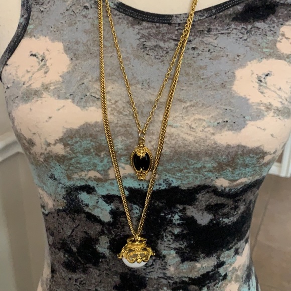 Vintage Double layer black & white egg pendant statement necklace - Picture 15 of 15